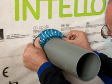 4. Incollare su una superficie