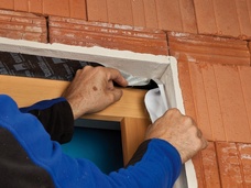 6. Incollare nella spalletta