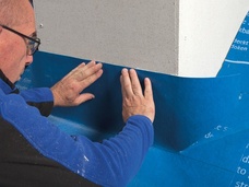 13b. Su tetti a spiovente: giunzione su elementi costruttivi superiori (ad es. camini)