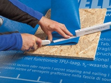 11b. Su tetti a spiovente: giunzione di passaggi per tubi