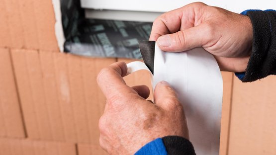 Fasi di lavorazione: 1. Prima della posa della finestra