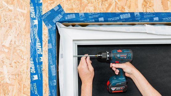 5. Inserire la finestra e isolare le fughe